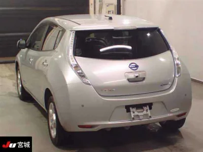NISSAN LEAF
