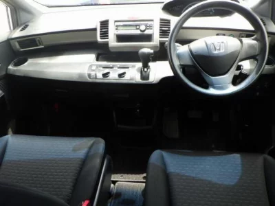 Honda FREED SPIKE