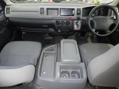 TOYOTA HIACE WAGON
