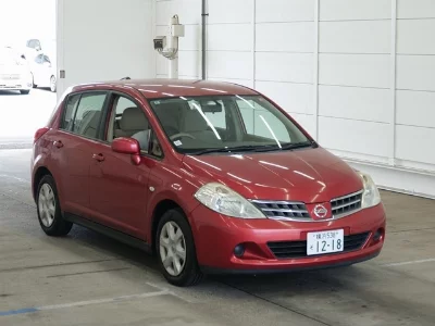 NISSAN TIIDA