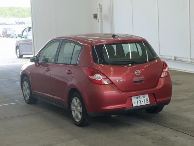 NISSAN TIIDA