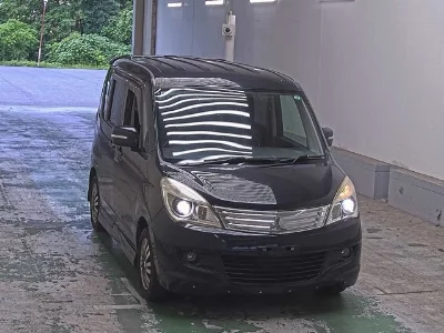 Mitsubishi Delica D:2