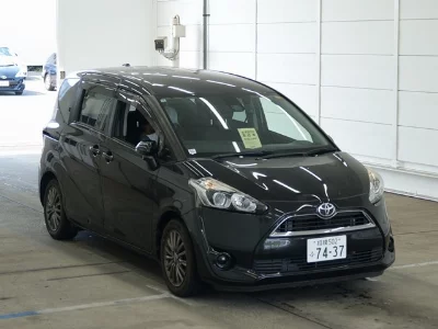 Toyota Sienta