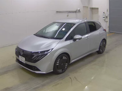 NISSAN AURA