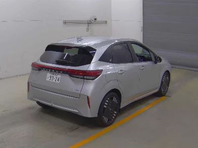 NISSAN AURA