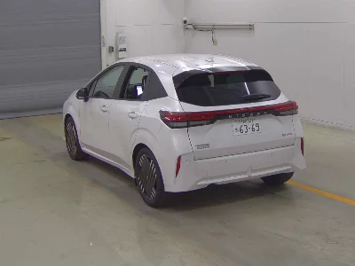 NISSAN AURA