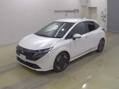 NISSAN AURA
