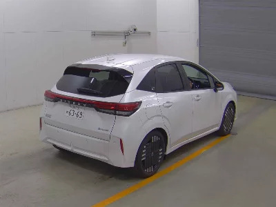 NISSAN AURA
