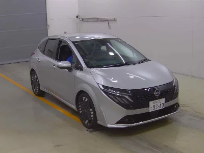 NISSAN AURA
