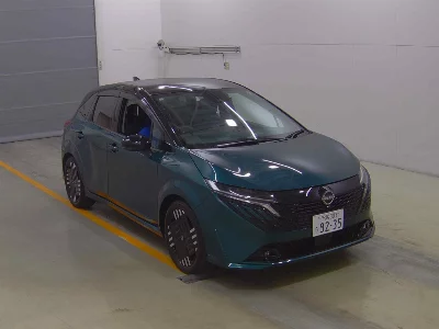 NISSAN AURA