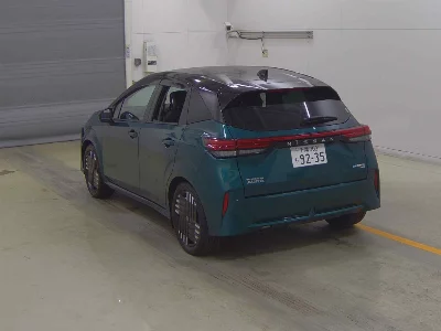 NISSAN AURA