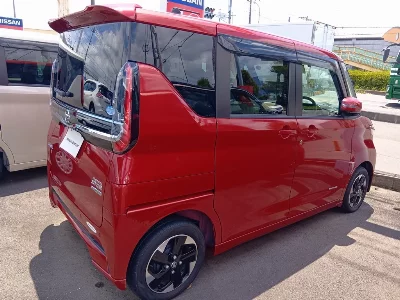 NISSAN ROOX