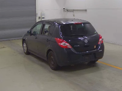 NISSAN TIIDA