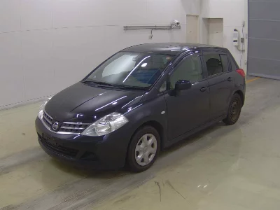 NISSAN TIIDA