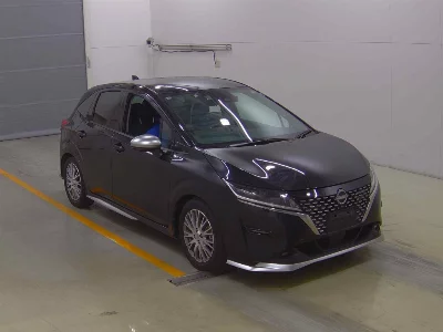 Nissan Aura