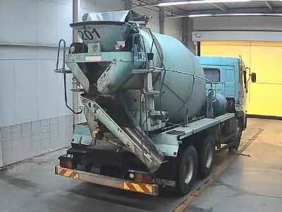 NISSAN UD