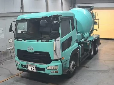 NISSAN UD