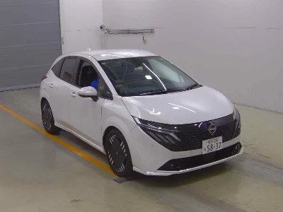 NISSAN AURA