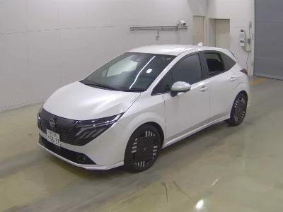 NISSAN AURA