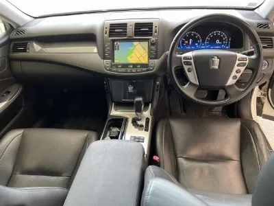 Toyota CROWN HYBRID