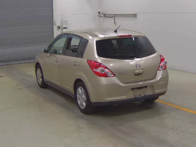 NISSAN TIIDA