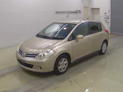 NISSAN TIIDA