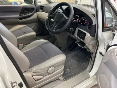 Nissan Bassara
