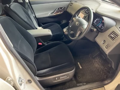 Toyota Mark X Zio
