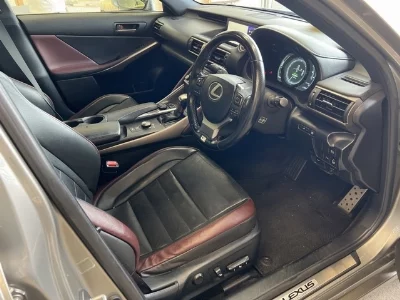 Lexus IS350