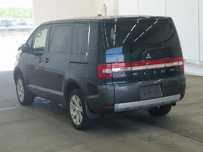 Mitsubishi DELICA D5