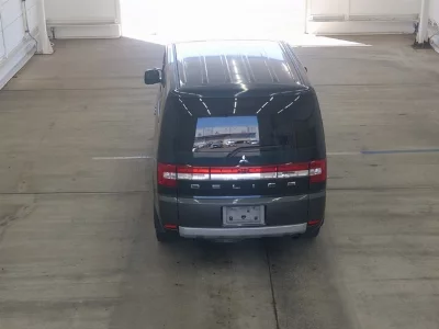 Mitsubishi DELICA D5