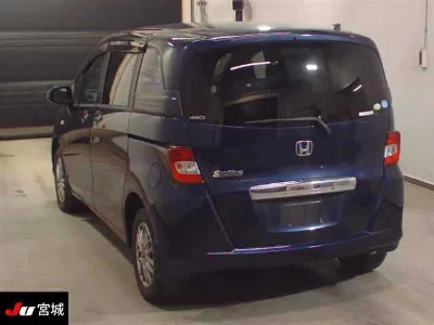 Honda FREED SPIKE