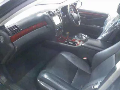 Lexus LS460L