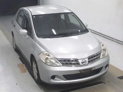 NISSAN TIIDA LATIO