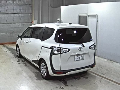 Toyota Sienta