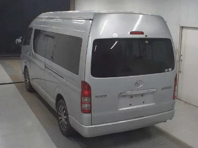 TOYOTA HIACE WAGON