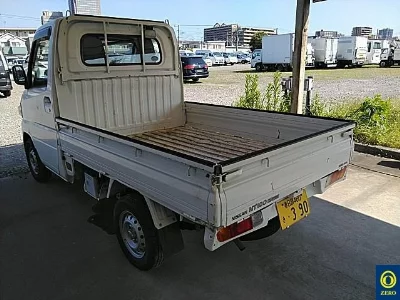 Nissan NT100 Clipper