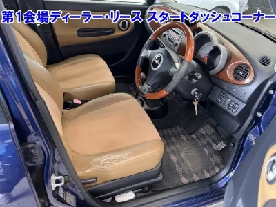 Daihatsu Mira Gino