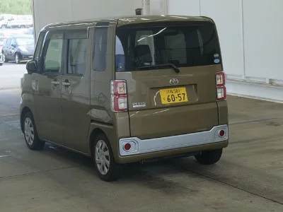 Toyota Pixis Mega