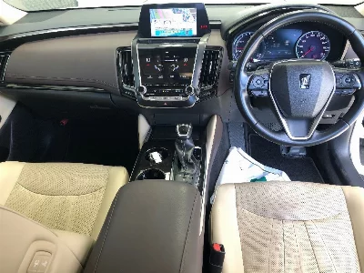 Toyota CROWN HYBRID
