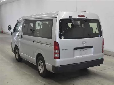 TOYOTA HIACE WAGON