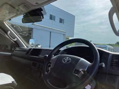 TOYOTA HIACE WAGON