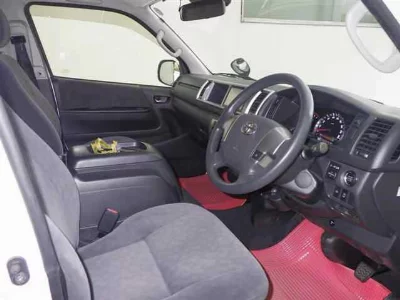 TOYOTA HIACE WAGON