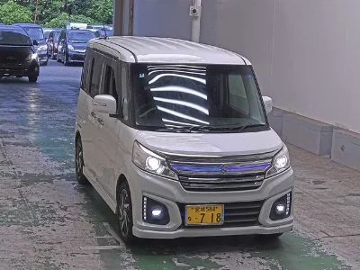 Suzuki Spacia Custom