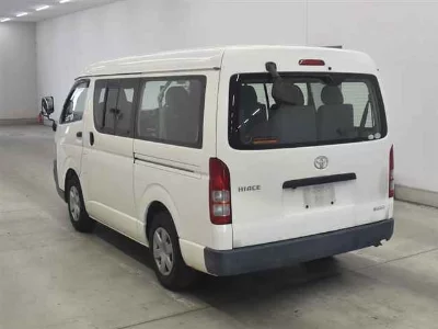 TOYOTA HIACE WAGON