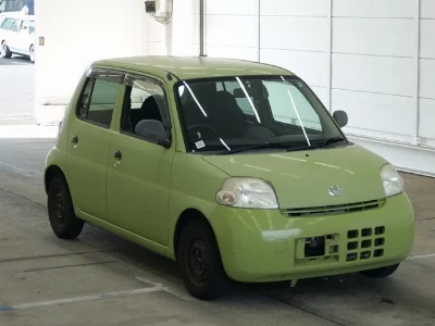 Daihatsu Esse