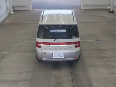 Mitsubishi DELICA D5