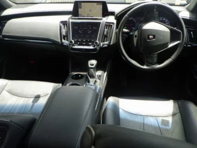 Toyota CROWN HYBRID