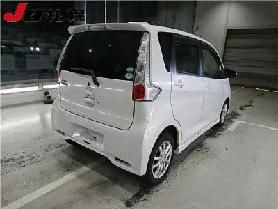 Mitsubishi EK CUSTOM