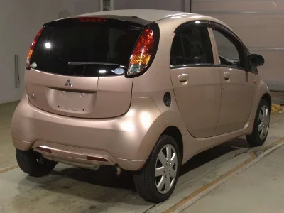 Mitsubishi i